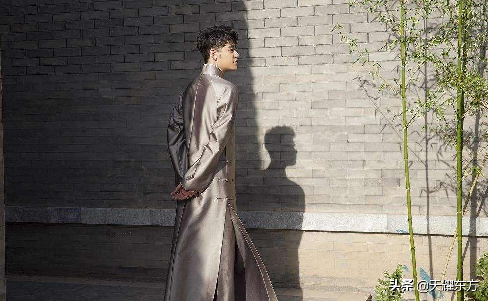 几个说相声挣钱吃饭的“俗人”，却深爱着阳春白雪的京剧艺术