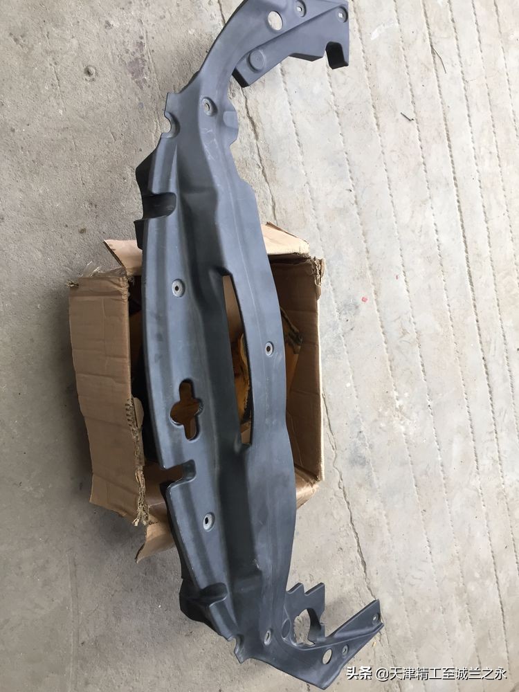 化州7哥翻新12代皇冠多少钱,11年丰田皇冠内饰翻新