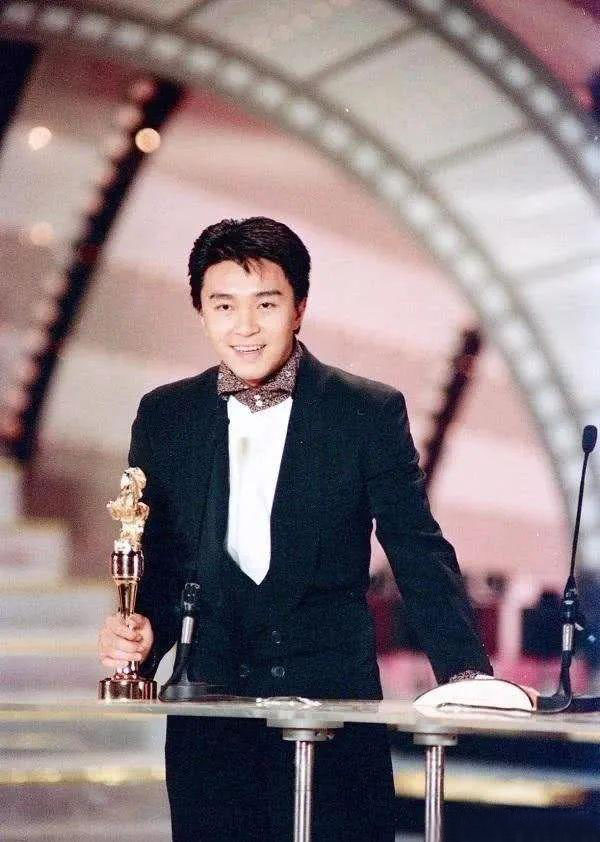 做人要有梦想不然跟咸鱼有区别,做人无梦想同条咸鱼有什么分别