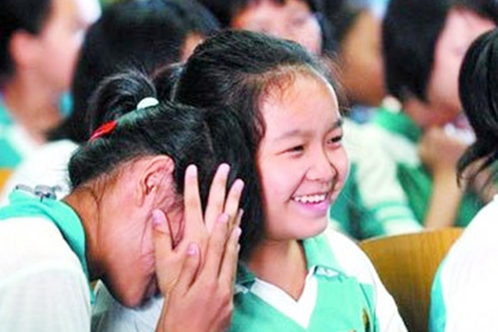 青春期男孩妈妈怎么谈性教育,爸爸问女儿是不是谈恋爱