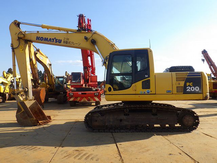 日本二手挖掘机运回国卖赚钱吗,日本进口挖掘机