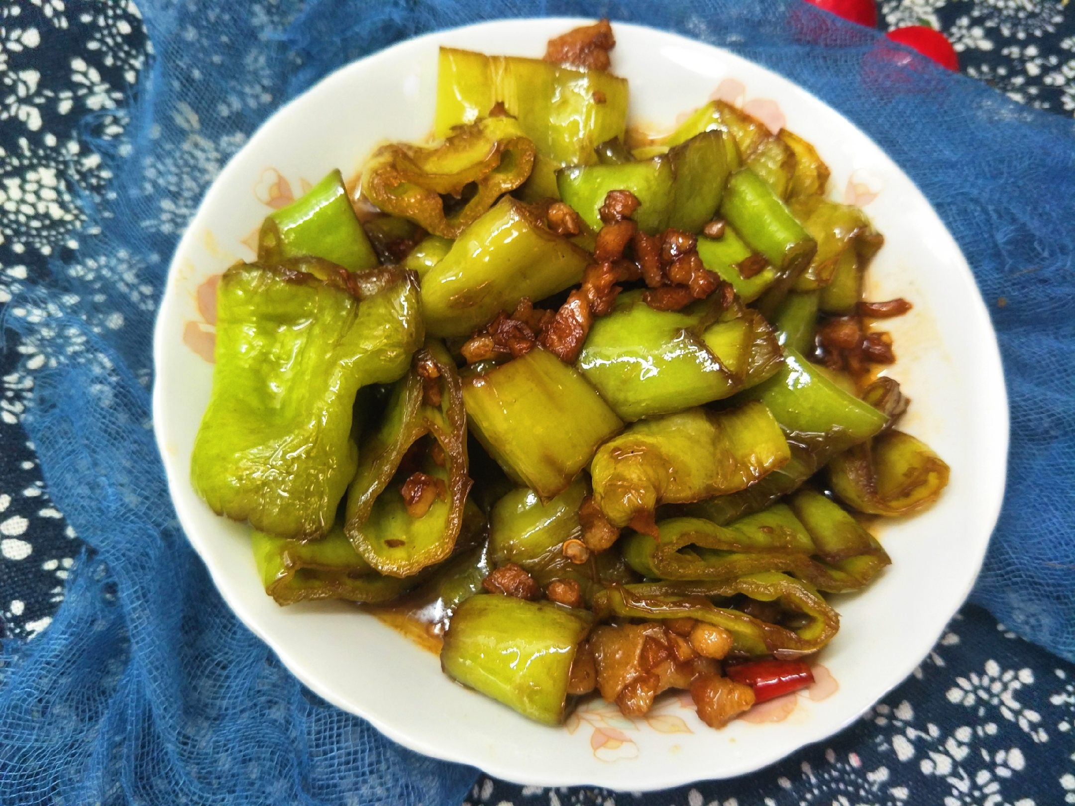 炒辣椒里加什么更好吃,怎么把辣椒炒出辣味