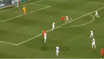 c罗再次上演逆天倒钩,c罗的这一脚倒钩堪称世界杯经典