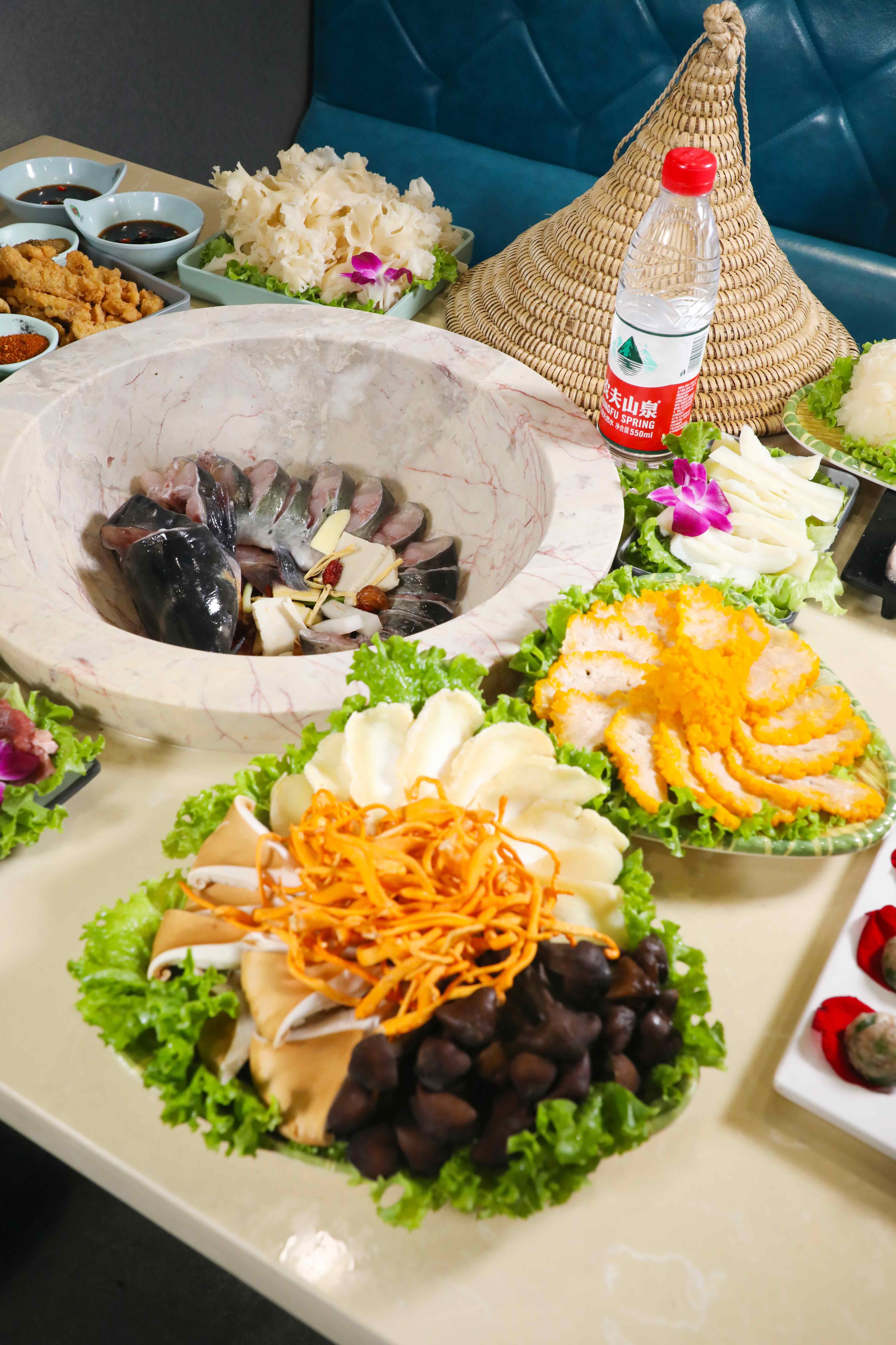 滇蒸鲜蒸汽石锅鱼房山印象城店,滇香肴云南菜蒸汽石锅鱼套餐