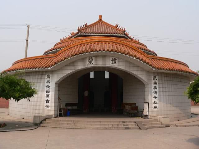 开车遇到丧葬车队怎么做,私家车当送丧车队有什么禁忌