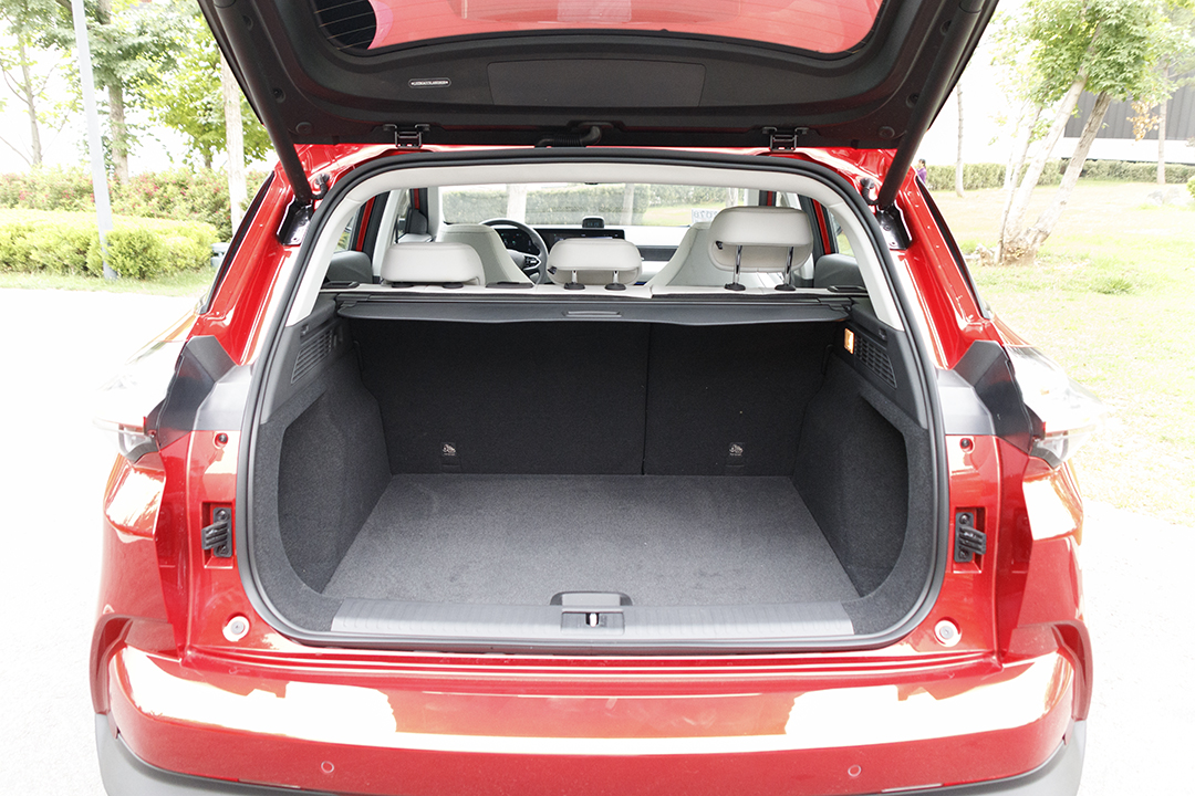 哪吒u新能源汽车推荐2021驾驭版,透明a柱的车