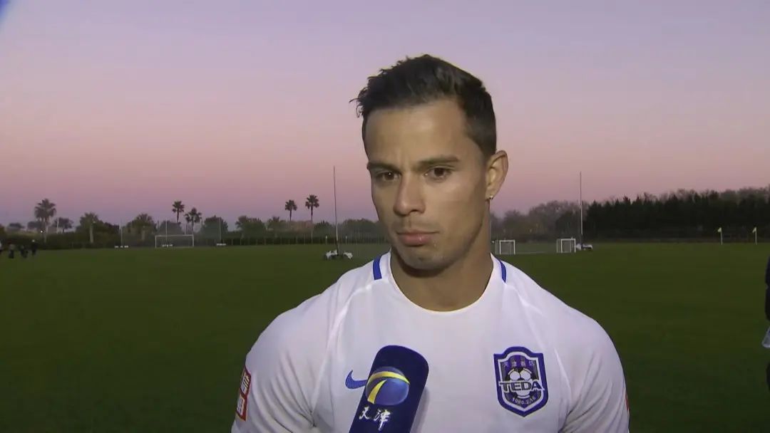 乔纳森加盟泰达图片,泰达乔纳森以前在巴西哪个队