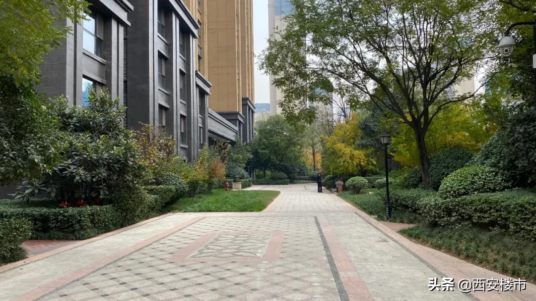 金辉世界城的二手房源为什么很多,金辉世界城首付2万起