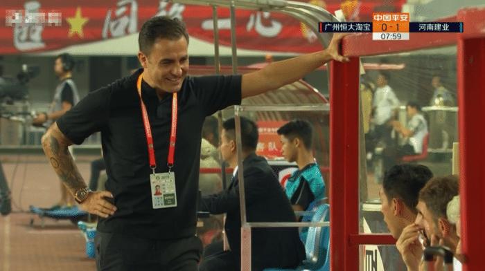 恒大变天了！靠主场昏哨勉强战平河南建业太丢人，郑智暂代主帅