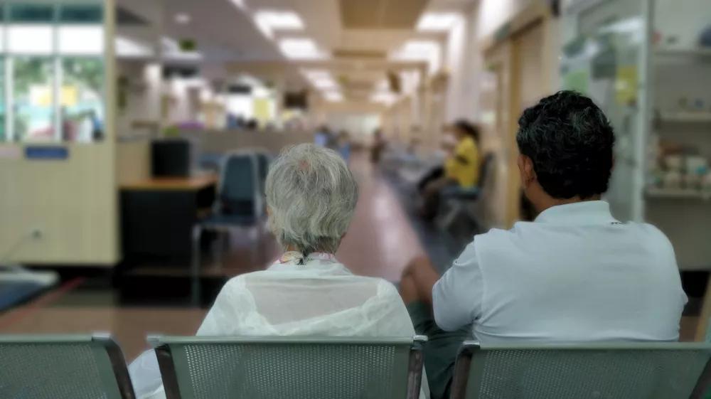 年轻女孩被捅7刀:我拼尽全力救她,3年后知道事情真相