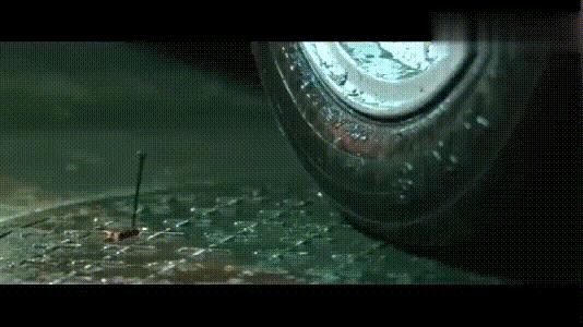 “下水道光身男”后续！被困窨井数日伸手指求救前因后果被警察查清了