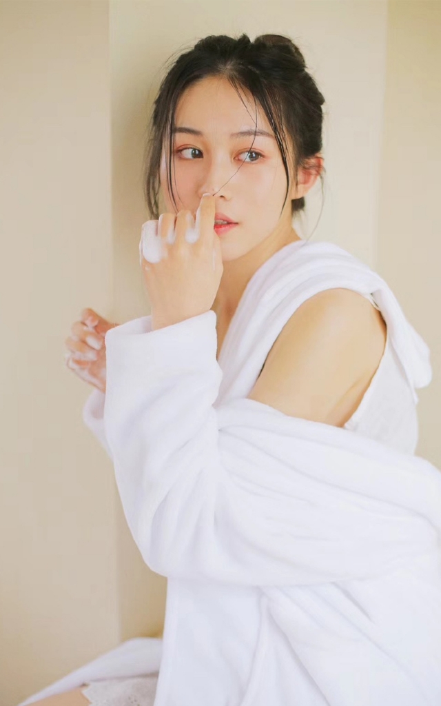 清纯少女写真生活照,居家清纯可爱女生写真图片集