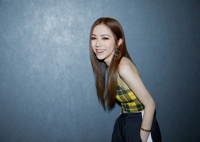 邓紫棋比周杰伦还火的歌,邓紫棋打破了周杰伦的纪录