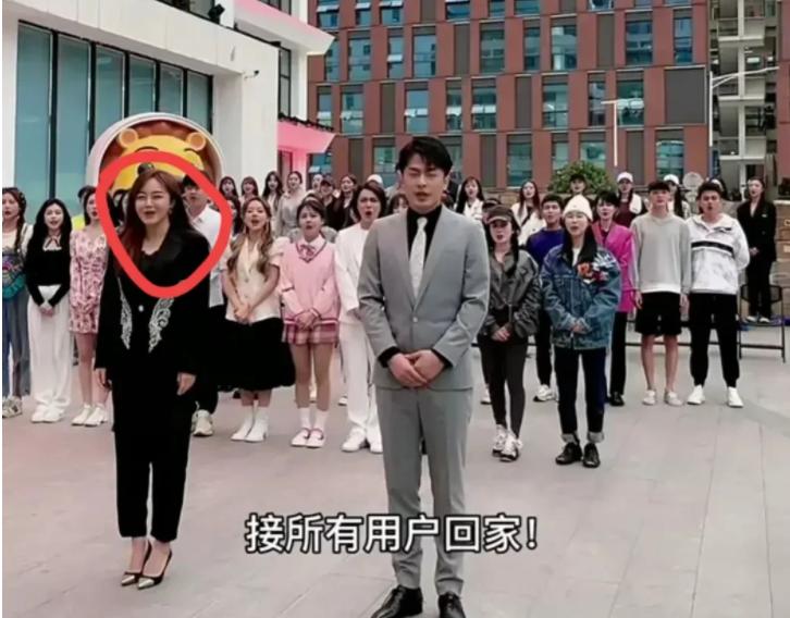 辛巴直播团队复出遭质疑,如何看待辛巴直播事件