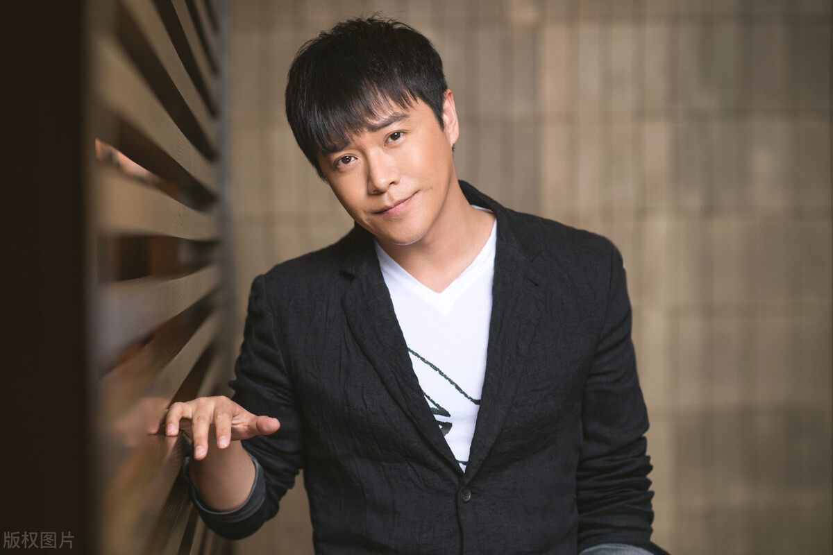 风流才子陈思诚的浪荡情史，与众多美女传绯闻，佟丽娅：回家就好