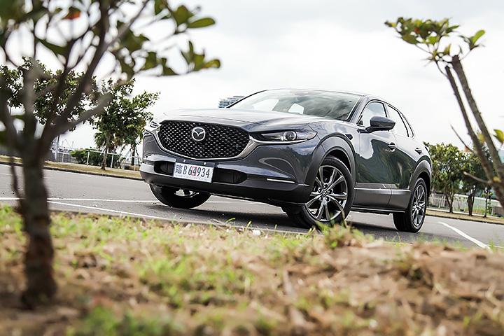 当昂克赛拉变身SUV，抢先试驾马自达CX-30