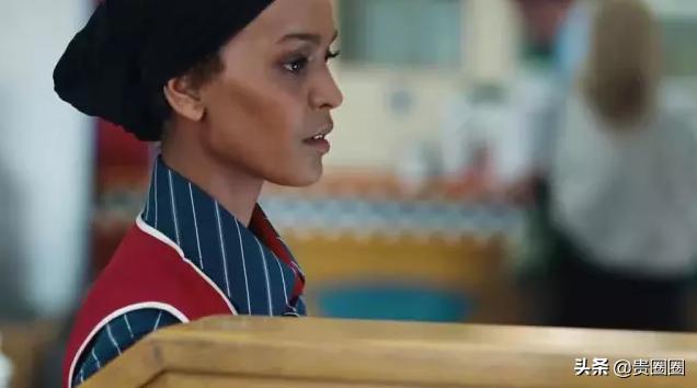 非洲黑人超模，曾被性侵、割礼、逼婚，却活出璀璨人生