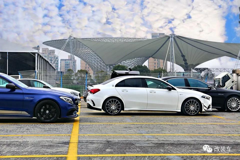 奔驰amgc63v8,6.2升v8奔驰c63加速