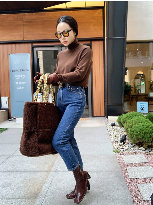 冬天靴子买白色好看还是黑色,冬天靴子女款2022款网红款