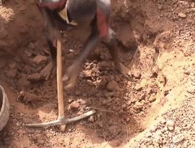 黑人跨入铁器时代的关键！揭秘两千年前的黑人冶铁术，包教不包会