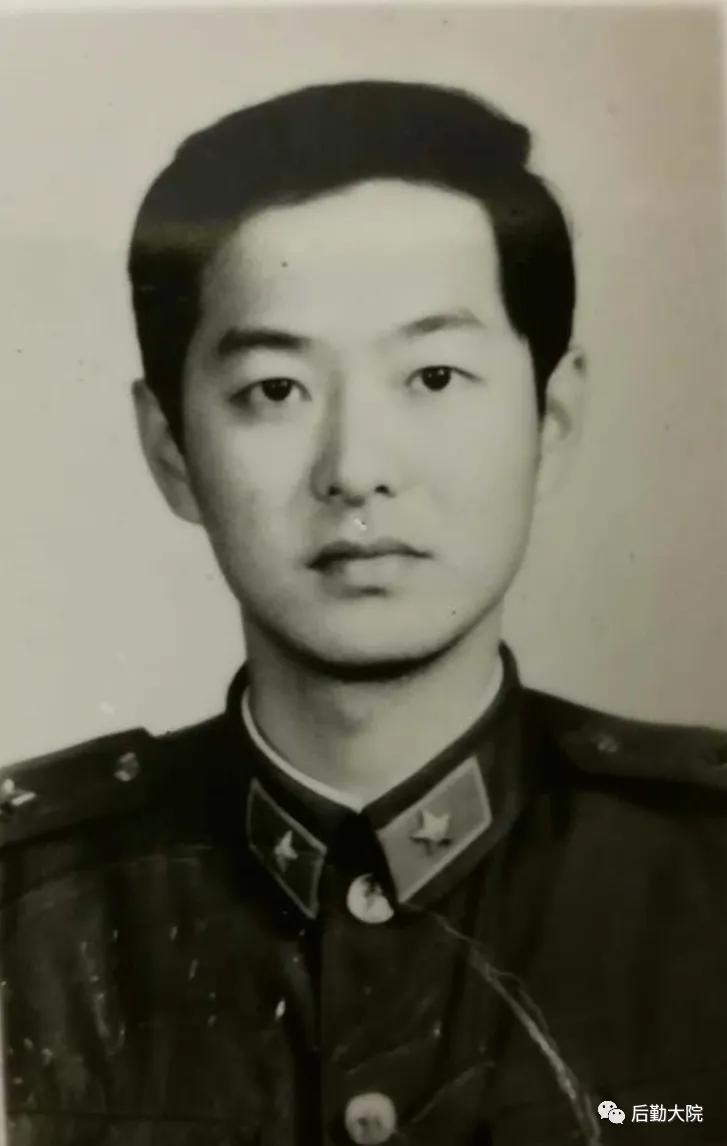 燕山脚下军校里的年轻人