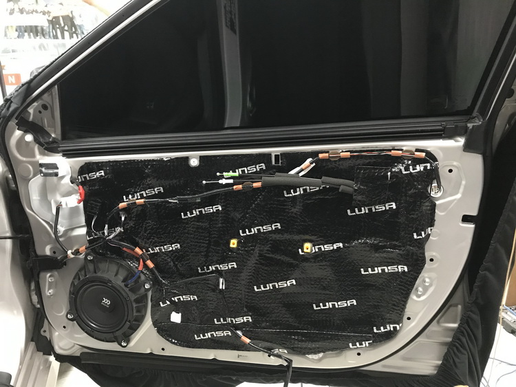 深圳丰田凯美瑞音响改装,东莞汽车音响改装第八代凯美瑞