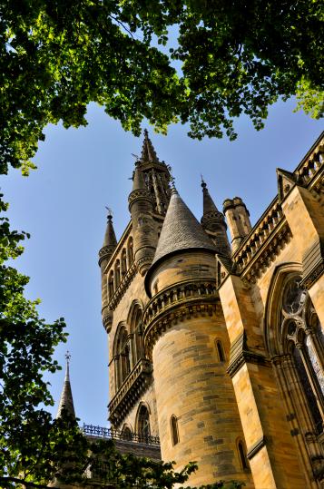 每年去国外留学多少人,每年去美国留学的人数