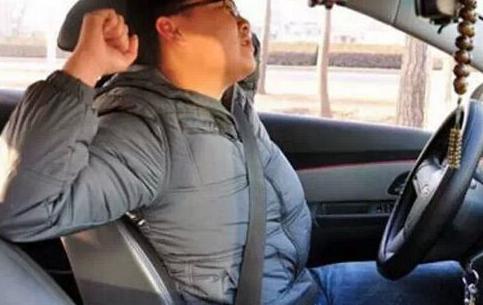 为什么坐汽车会头晕恶心,车里坐久了头痛怎么回事