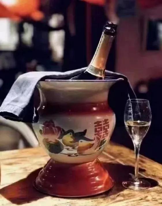 你见过印度的马桶吗,你见过马桶有黑色的吗