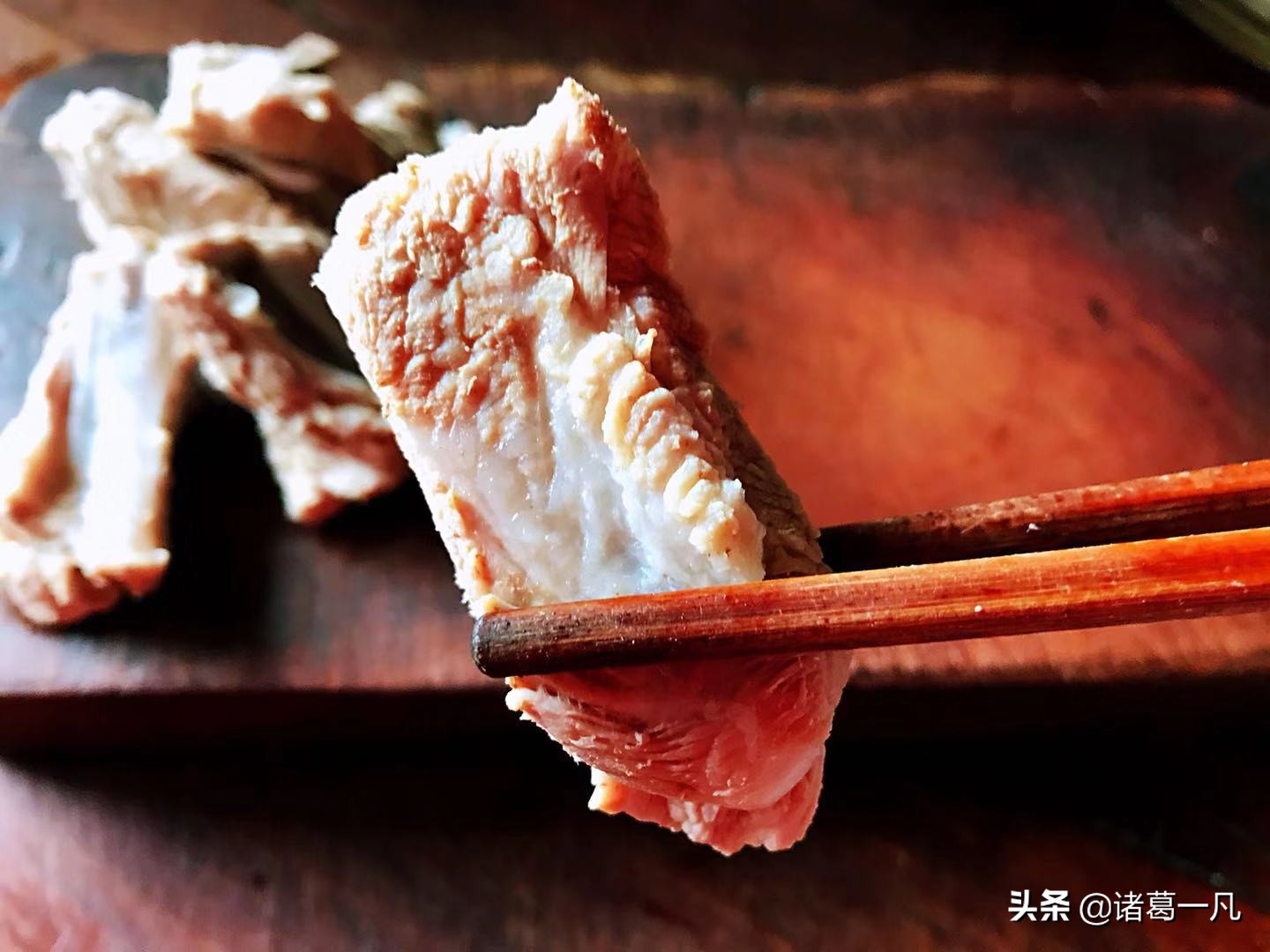 生排骨有一股腥臭味是什么原因,排骨放久了有腥臭味怎么去除