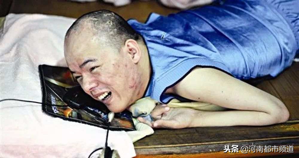 90后搬运工,黎鸣90后独腿搬运工现状