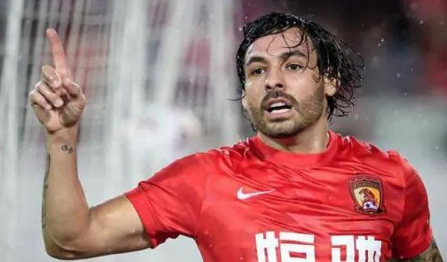 心灰意冷？国足开局不佳，高拉特是最后的救星？名记给出答案