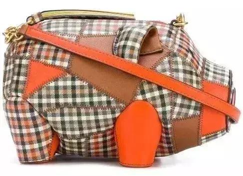 各大品牌的春节限定都跟猪一样吗,各大奢侈品牌新年限定