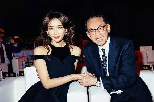 从“钟表大王“到”娱乐之王”，传言全港女星都曾经他之手