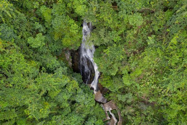 来大山里呼吸负氧离子,肇庆龙潭生态瀑布