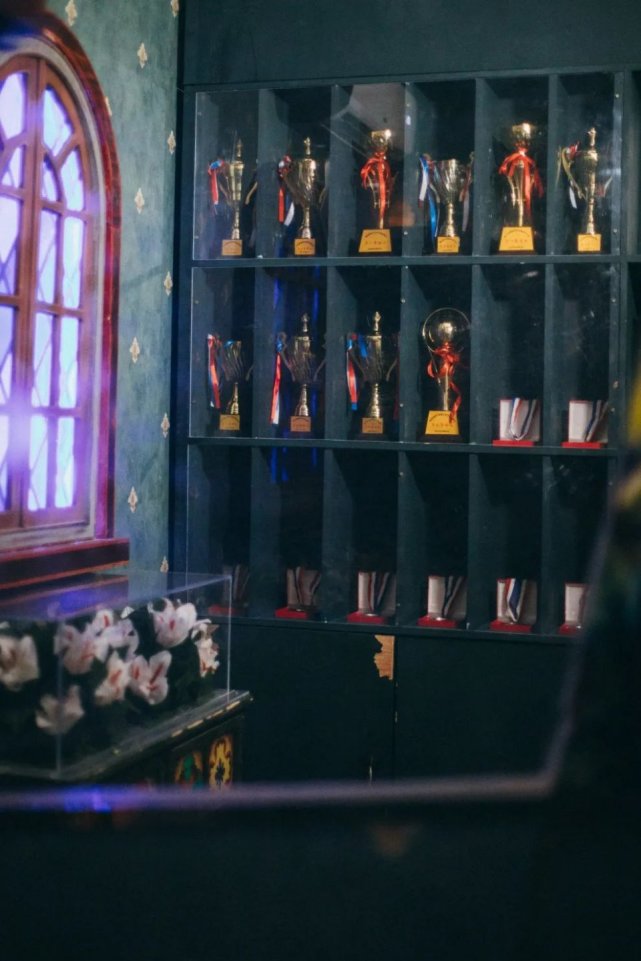 夜幕降临沉浸式密室逃脱体验剧场,超刺激的密室逃脱等你来体验