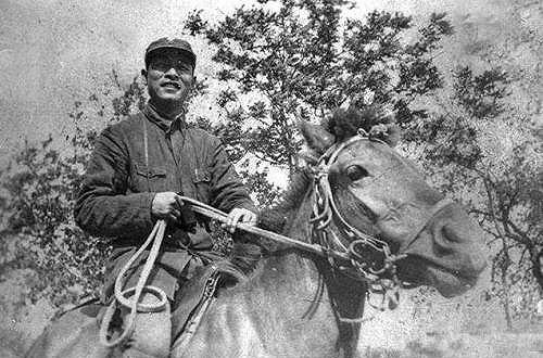 《亮剑》中李云龙原型是,亮剑里李云龙的死因