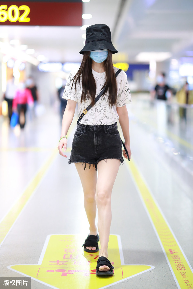 baby的体态,baby侧颜生图