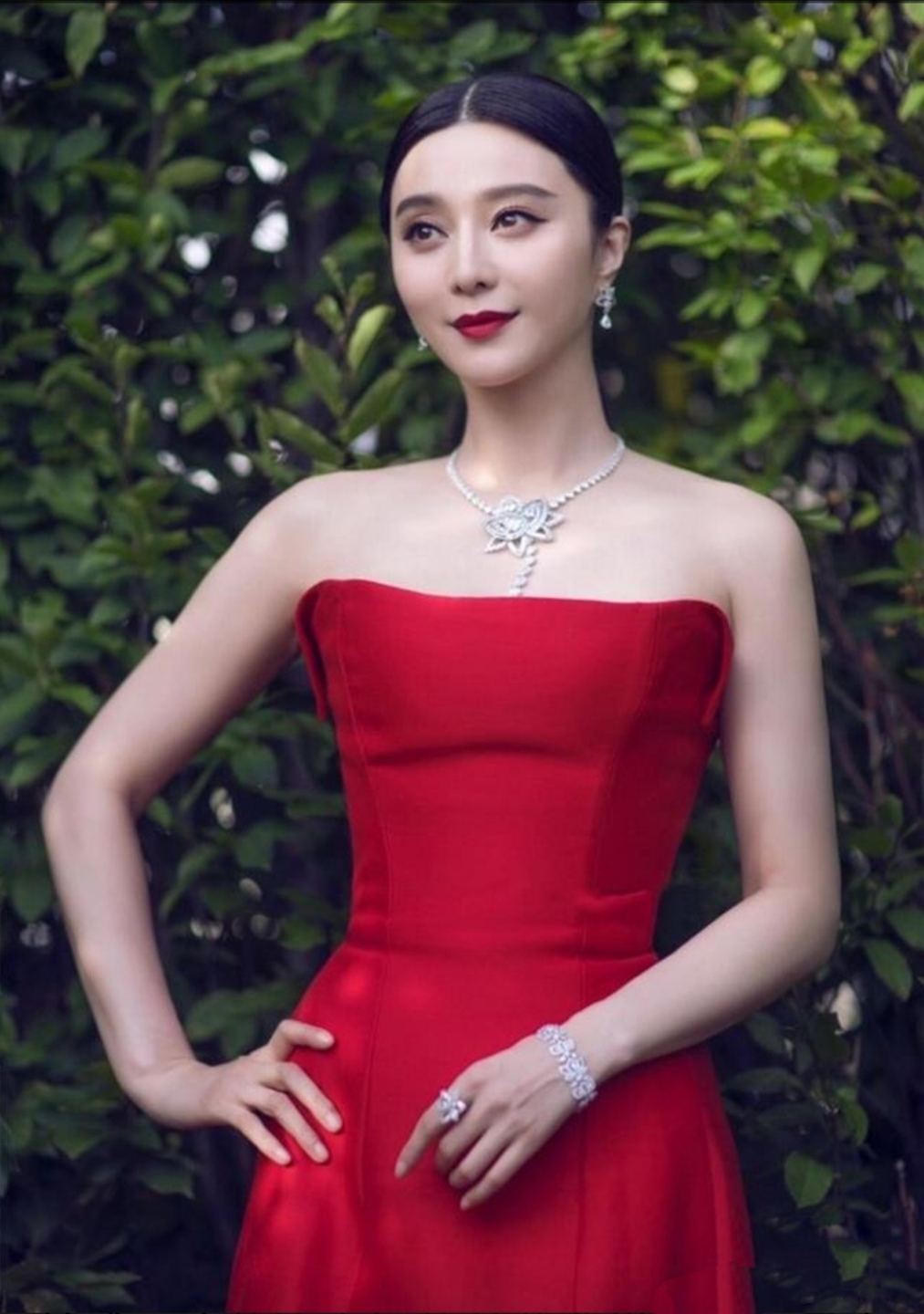 范冰冰华贵美艳造型倾国倾城,范冰冰冷艳古装