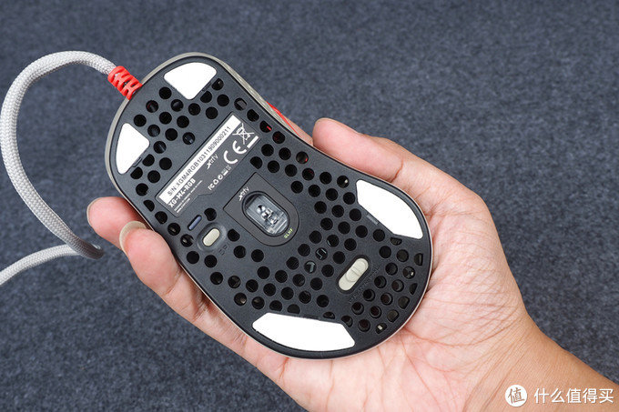 xtrfym4和xtrfym42区别,xtrfym4鼠标适合多大的手