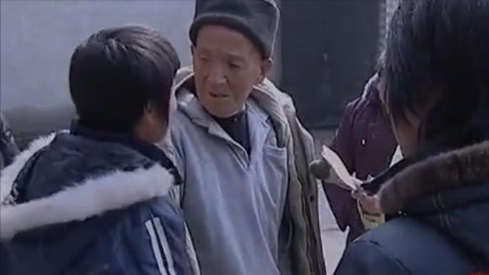 老人突然人体自燃烧成灰,老人自燃真实视频