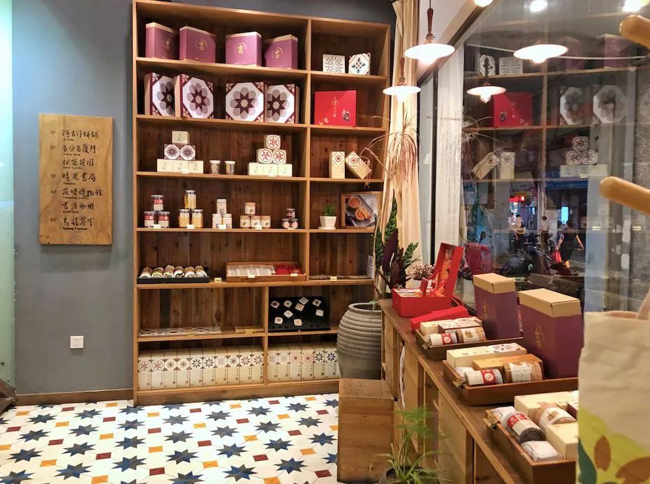 没事千万别去八市！厦门90后姑娘冒雨带着两百块来这里，结果...