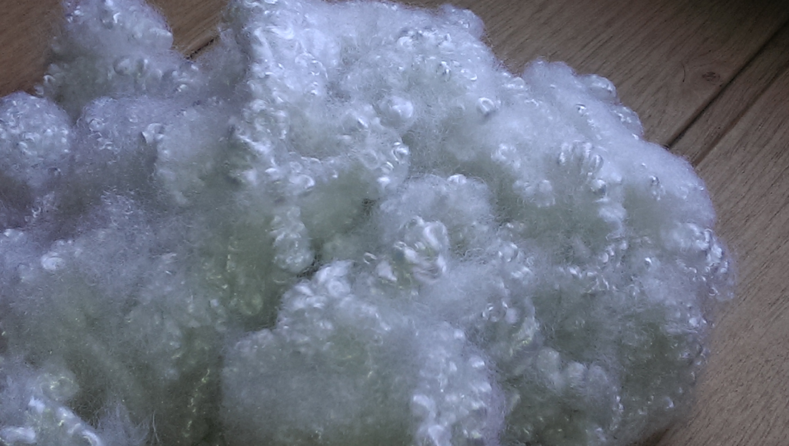 聚酯纤维容易静电,聚酯纤维吸音板用途