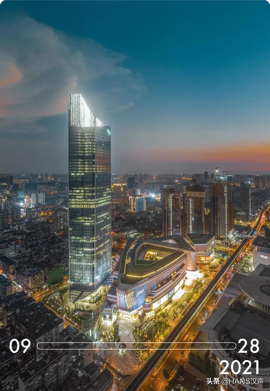 LV、DIOR、CELINE、LOEWE……武汉恒隆大牌全开，景甜都来逛