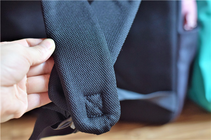 小米背包为什么这么受欢迎,小米极简都市背包一代和二代