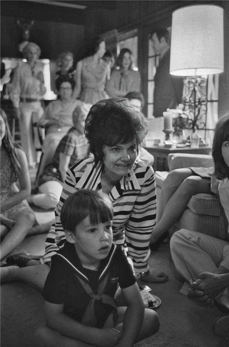 从“阿波罗1号”全体乘员牺牲，到实现20世纪最伟大成就之一，人类登月50年，从悲剧到传奇