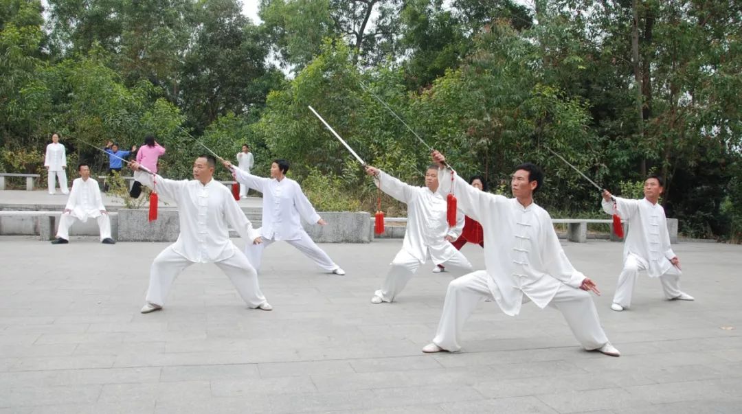 甲亢甲状腺结节如何调理,甲亢甲减跟甲状腺结节有什么关系