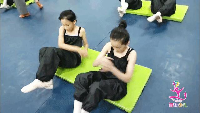 舞蹈寒假小课基本功怎么练,假期不练武术