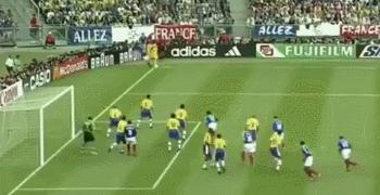 06年世界杯齐达内个人秀,齐达内的能力有多厉害