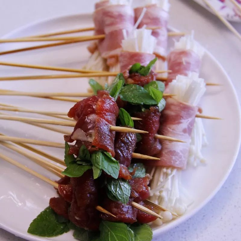 小雪节气为啥要吃火锅,小雪节气适合吃羊肉吗